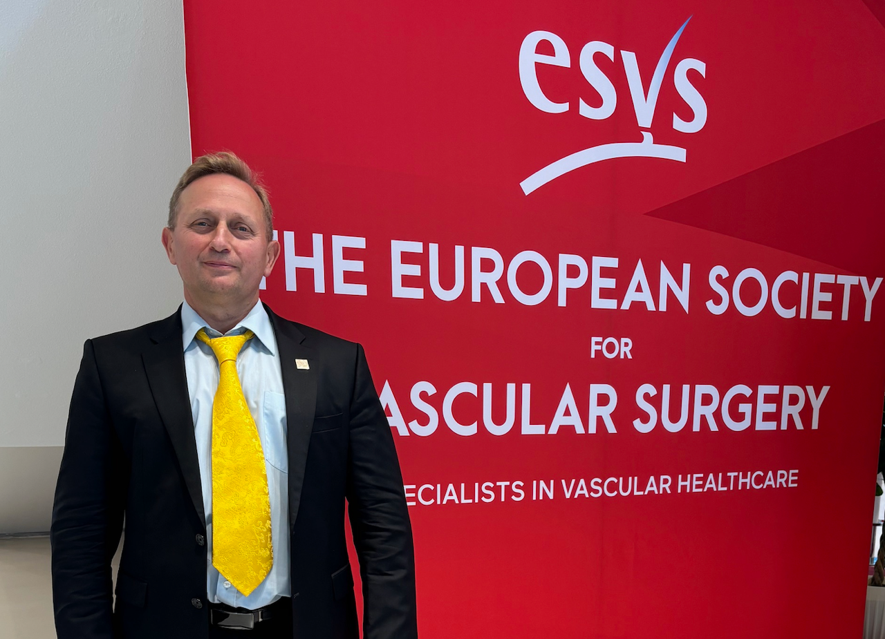 Prof. dr hab. n med. Arkadiusz Kazimierczak pierwszym Polakiem w komitecie naukowym ESVS