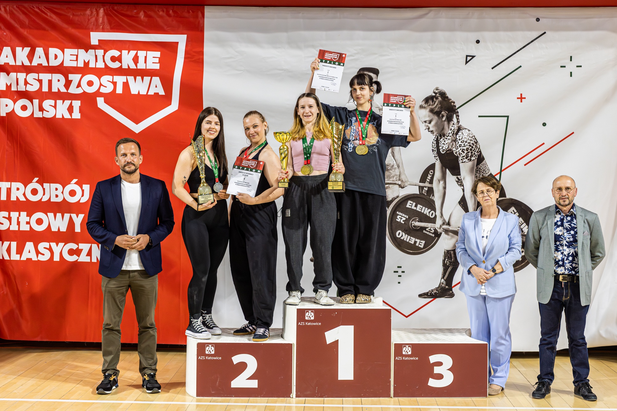 Studentka PUM na podium w podnoszeniu ciężarów
