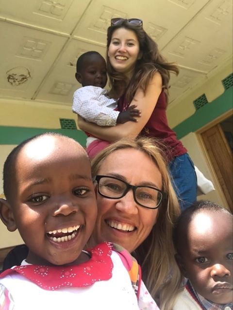 Medycy dzieciom z Afryki