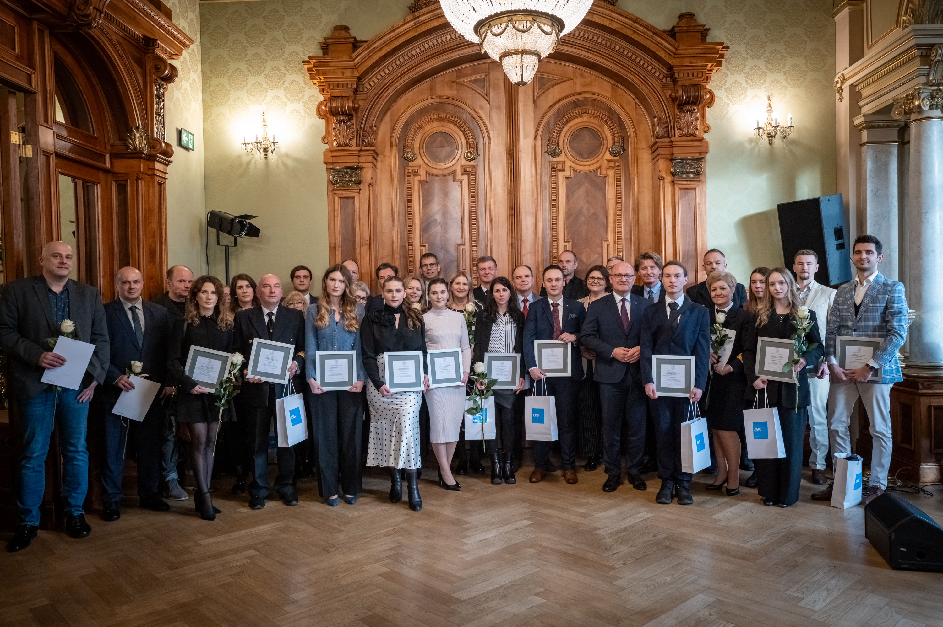 Laureaci Akademickich Nagród Prezydenta Miasta. Wyróżnienia dla młodych naukowców z PUM