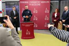 Konferencja prasowa w PUM, wystąpienie i zgromadzeni uczestnicy.