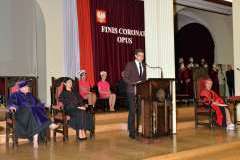 Absolwentki Położnictwa w czepkach, gotowe do pracy