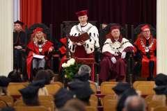 Doktorzy i doktorzy habilitowani z dyplomami PUM