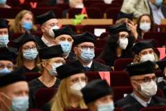 Doktorzy i doktorzy habilitowani z dyplomami PUM