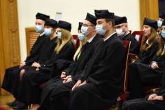 Doktorzy i doktorzy habilitowani z dyplomami PUM