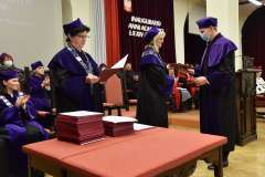 Doktorzy i doktorzy habilitowani z dyplomami PUM