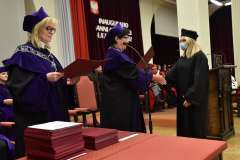 Doktorzy i doktorzy habilitowani z dyplomami PUM