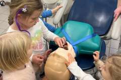 Edukacyjne spotkanie w Katedrze i Zakładzie Stomatologii Zachowawczej i Endodoncji