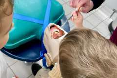 Edukacyjne spotkanie w Katedrze i Zakładzie Stomatologii Zachowawczej i Endodoncji