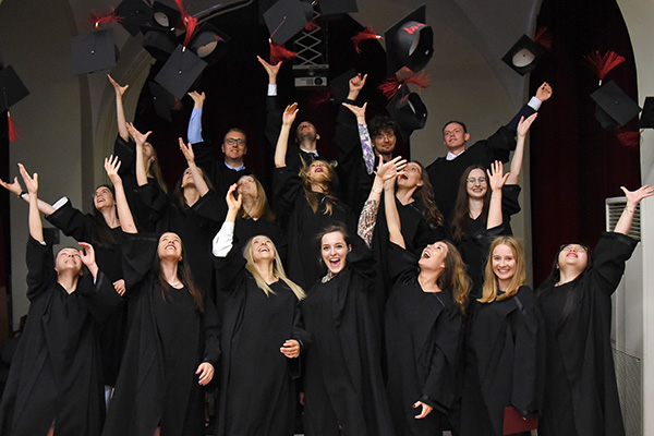 Bardzo dobre wyniki Egzaminów Końcowych dla studentów ostatnich lat i absolwentów PUM