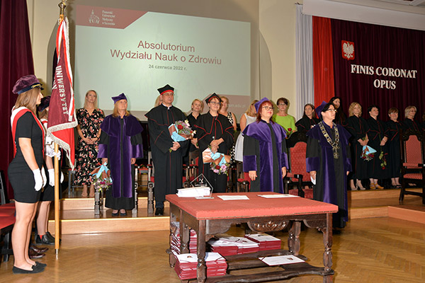 Ponad pół tysiąca absolwentów ukończyło kierunki WNoZ i podyplomowe MBA