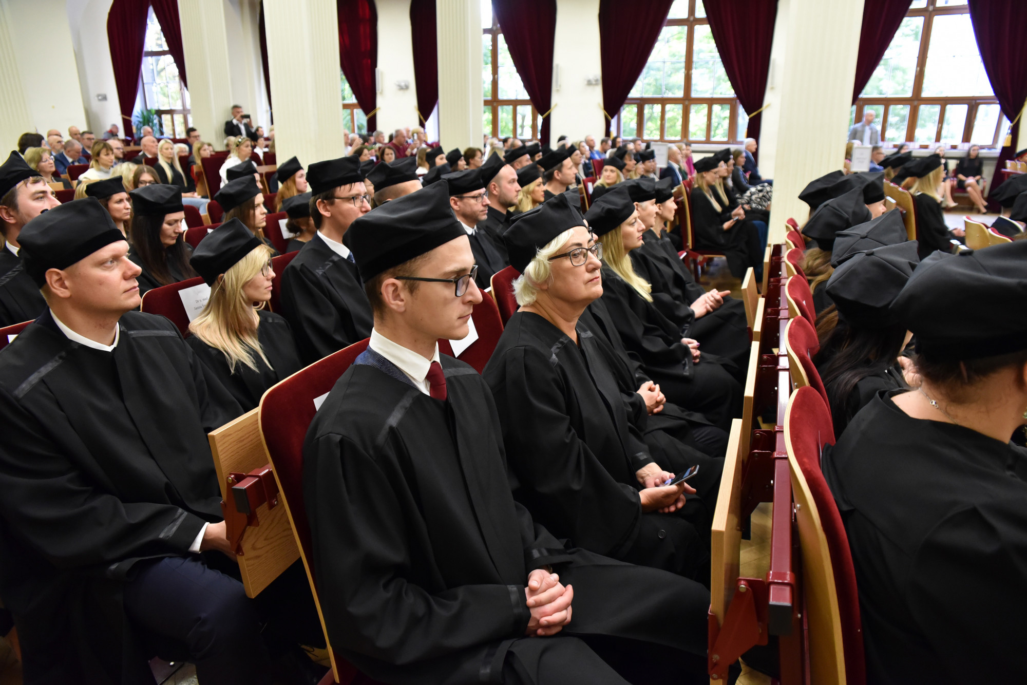 Doktorzy i doktorzy habilitowani z dyplomami PUM