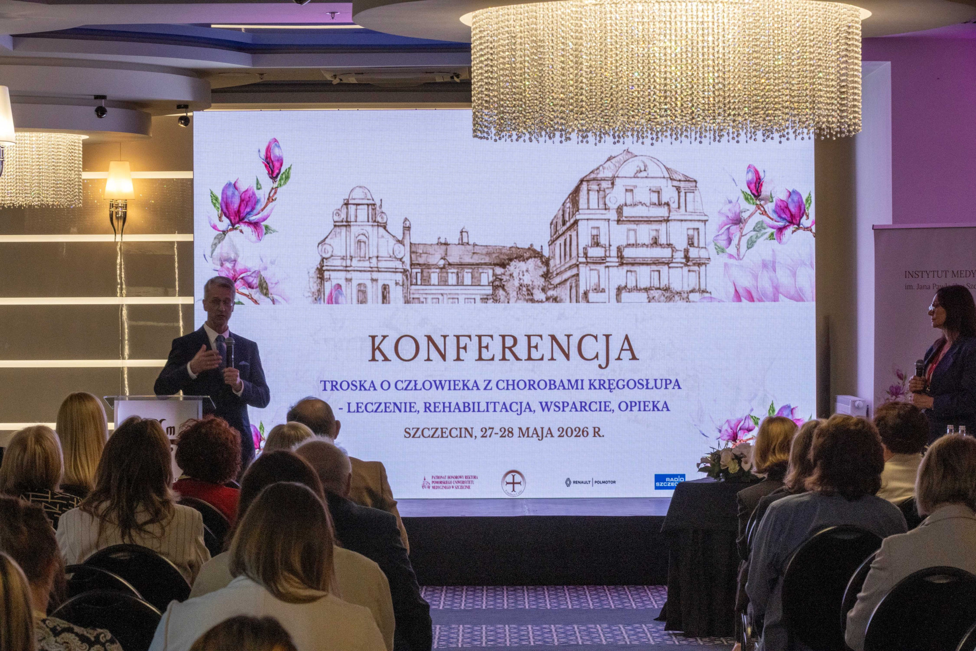 Specjaliści o kompleksowej opiece nad pacjentami z chorobami kręgosłupa