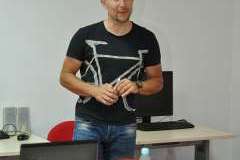 Szkoła pleców w bibliotece