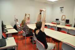 Szkoła pleców w bibliotece